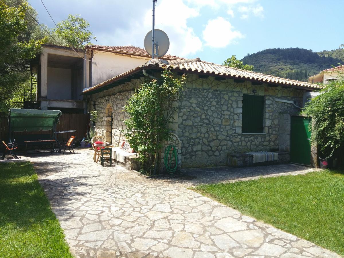Villa Frias Asprogerakata Exterior foto